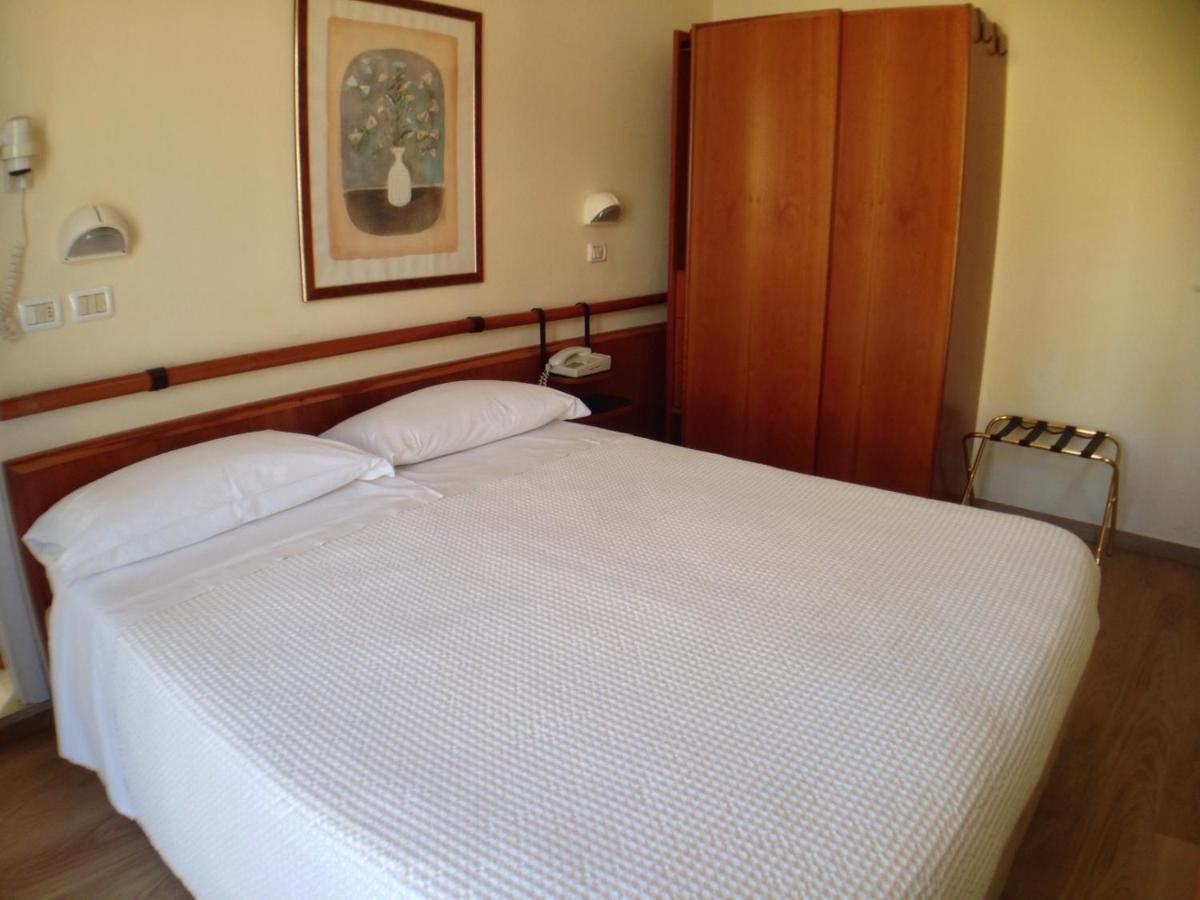 Hotel Houston Rimini Exterior foto